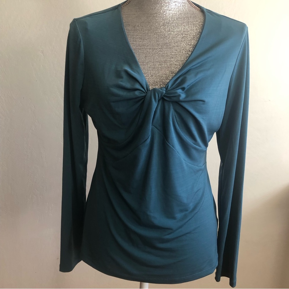 East 5th long sleeves beautiful design size Medium blouse